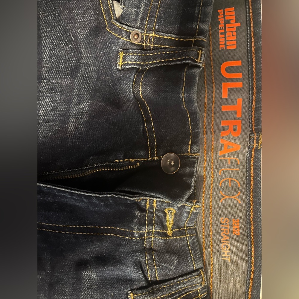 Mens 32X32 straight legged jeans, worn once.